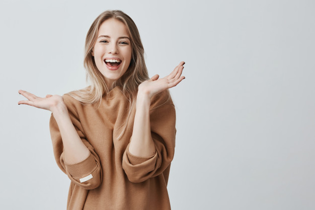 pretty-beautiful-woman-with-blonde-long-hair-having-excited-happy-facial-expression_176420-14958